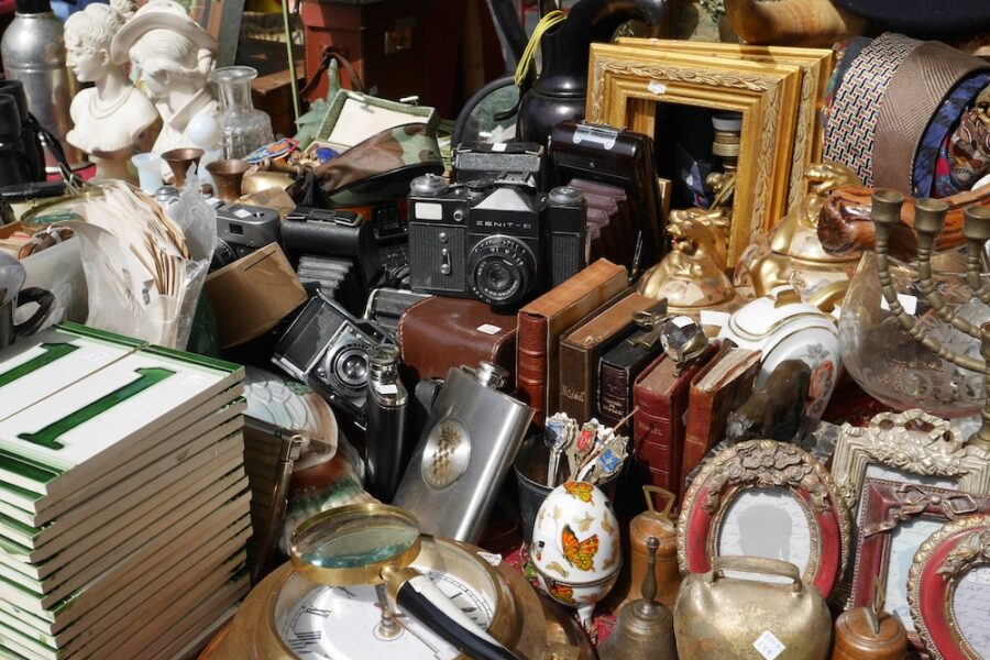 Ariake Antiques World