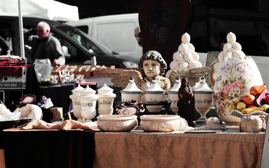 Sandown Sunbury Antique Market Sandown